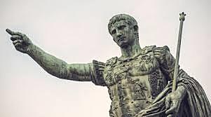 Julio César fue elegido cónsul.