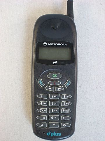 Esimene mobiiltelefon