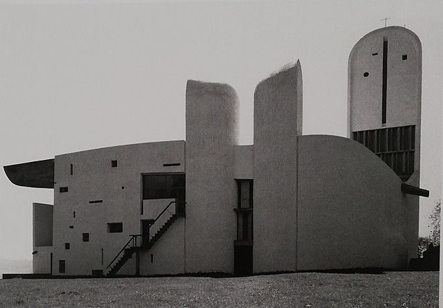Capilla de Notre-Dame du Haut, Ronchamp, Francia, 1955