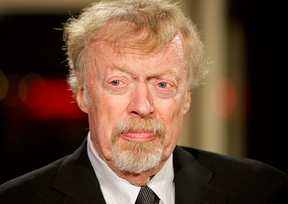 Phil Knight Steps Down