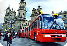 Se inaugura TransMilenio---TransMilenio is inaugurated