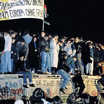 Timeline: Geschichte Deutschlands (1945-1989)