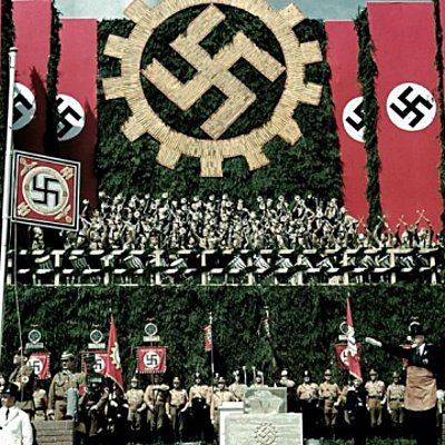 Timeline: NAZISMOAREN BILAKAERA - irune eta nahia