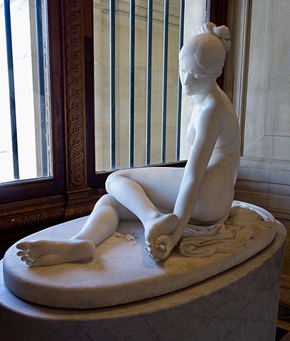 "Ninfa atacada por un escorpión"