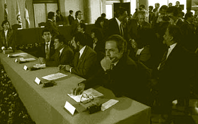 FMLN anuncia oficialmente la suspensión de sus acciones guerrilleras