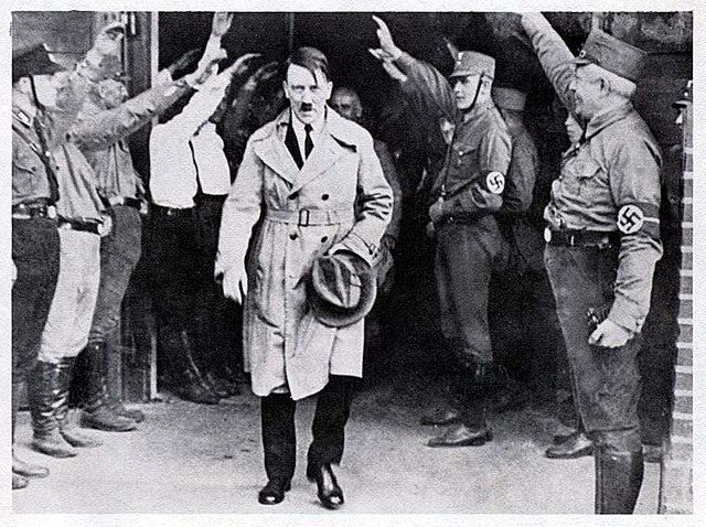 Hitler al mando