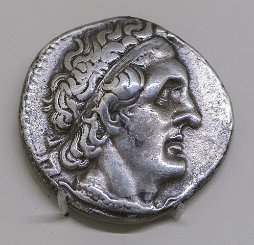 Ptolomeo coróase faraón