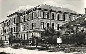 Magához veszi nagybátyja