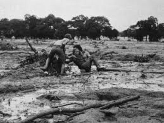 Una avalancha sepulta la ciudad tolimense de Armero. Mueren veinte mil personas.