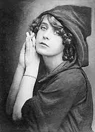 Feleségül veszi Simonyi Mária színésznőt