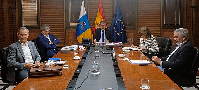 El equipo científico que asesora al Gobierno canario pide que realicen más pruebas en las islas