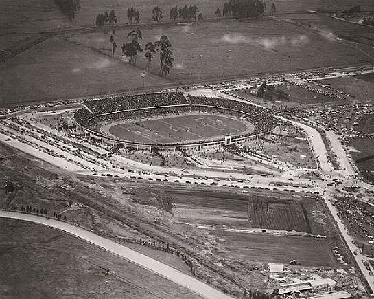 Construccion del Nemecio Camacho ''el campin''