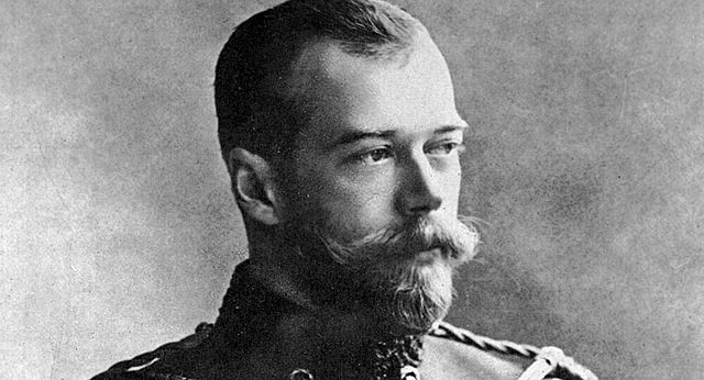 Nicolau II de Rússia abdica