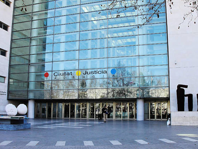 Desalojan la ciudad de la Justicia de Valencia