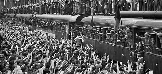 Creació de l'INI. Formació de la División Azul.