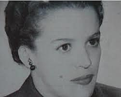 La primera mujer entra a estudiar a la Universidad