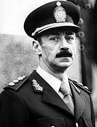 Asume como presidente provisional el General Rafael Videla