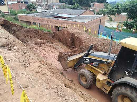 EXCAVACIÓN A MAQUINA