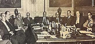 El gobierno de Largo Caballero se traslada a Valencia ante el ataque franquista contra Madrid, repelido por la Junta de Defensa encabezada por el general José Miaja.