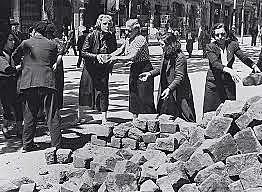 Luchan entre sí en Barcelona distintas fuerzas republicanas enfrentadas a causa de la primacía de la revolución o la organización militar.