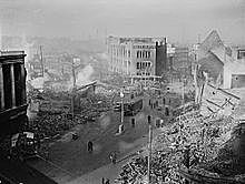Aviação alemã começa os bombardeios noturnos a várias cidades inglesas.