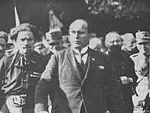 Encarcelamiento de Mussolini y final del Fascismo Italiano.