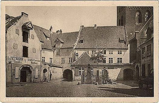 Pirmā skola Latvijas teritorijā