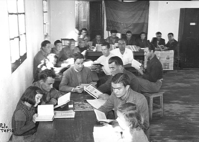 PRIMERA EVALUACIÓN MASIVA DE MAESTROS EN COLOMBIA.