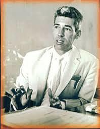 Fabio Castillo llega a rectoría de la UES