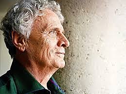 Richard Johnson asume la dirección del centro