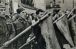 La URSS envía sus primeros equipos de ayuda a los republicanos. Llegan los primeros miembros de las Brigadas Internacionales.