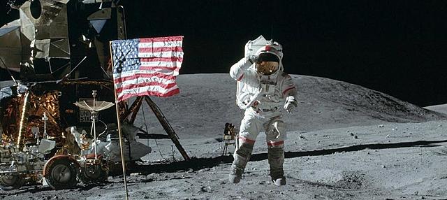 Armstrong i Aldrin trepitgen la Lluna