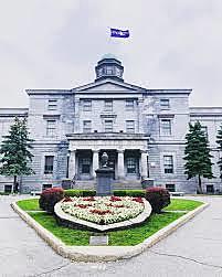 Fondation de la première université montréalaise (socioculturel)