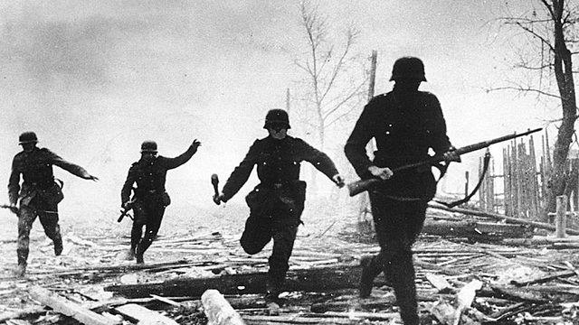 Operación Barbarroja: Alemania invade la Unión Soviética.