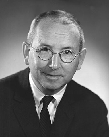 PAUL D. MACLEAN (1913 - 2007)