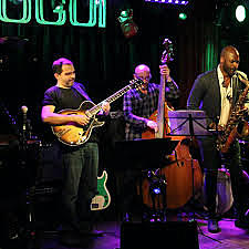 Primera grabación hecha con una guitarra eléctrica