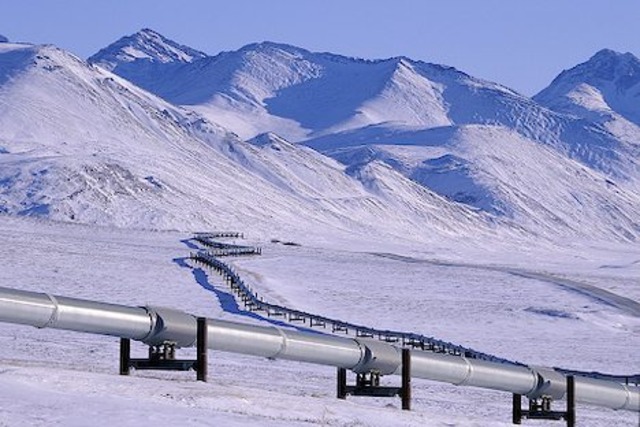 Alaskan Pipeline completed