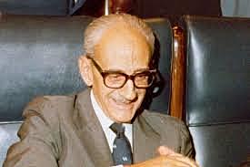 Dimisión Fernandez de Santiago de Vicepresidente 1º para asuntos de defensa