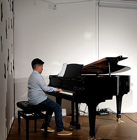 I START PIANO CLASSES