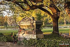 Temetése a Fiumei úti sírkertben