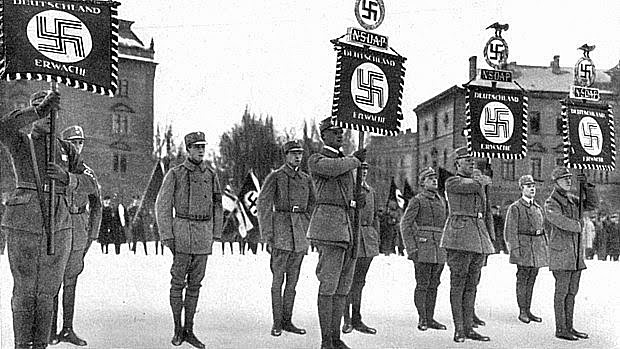 Alemanha e Itália declaram guerra aos Estados Unidos.