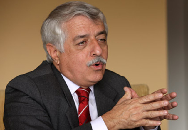 El Fiscal General de la Nación Alfonso Valdivieso, dio a conocer a la opinión pública los casetes de audio en los que el periodista Alberto Giraldo hablaba con los hermanos Miguel Rodríguez Orejuela y Gilberto Rodríguez Orejuela (jefes del Cartel de Cali)