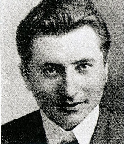 Adolf Hitler "Alemaniako Langileen Alderdi Nazionalsozialistan" sartu zen.