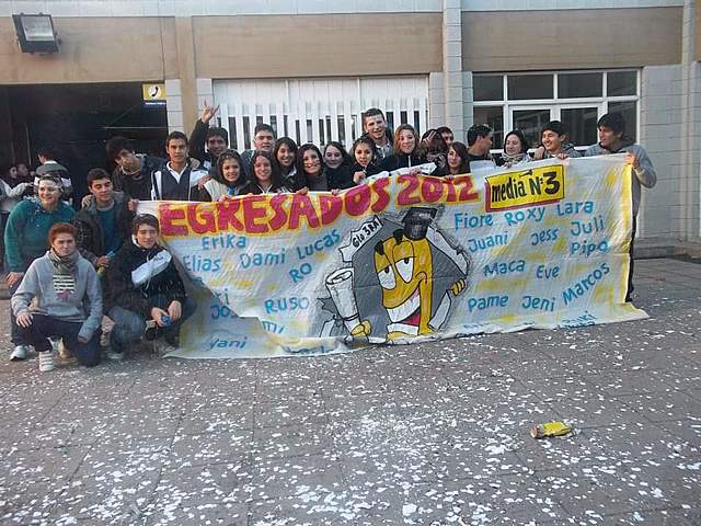 Con la bandera de egresados!