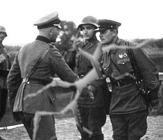 Itália confronta os "Aliados"