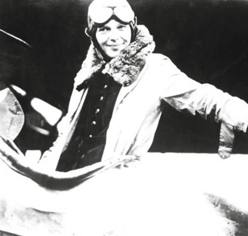 Amelia Airhart flies Across the Atlantic Ocean