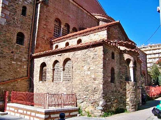 1400μ.χ.Το 13ο αιώνα ο ναός ανακαινίστηκε και χτίστηκε το παρεκκλήσι του Αγίου Ευθυμίου.