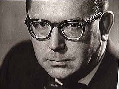 Madison comienza tal como la conocemos, por primera vez sale al aire un spot televisivo por Rooser Reeves