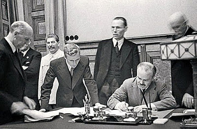 Укладення Договору про дружбу і кордони між СРСР та ІІІ Райхом