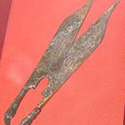 Timeline: scissors - Maya Ben Ezra and Tamar Raz